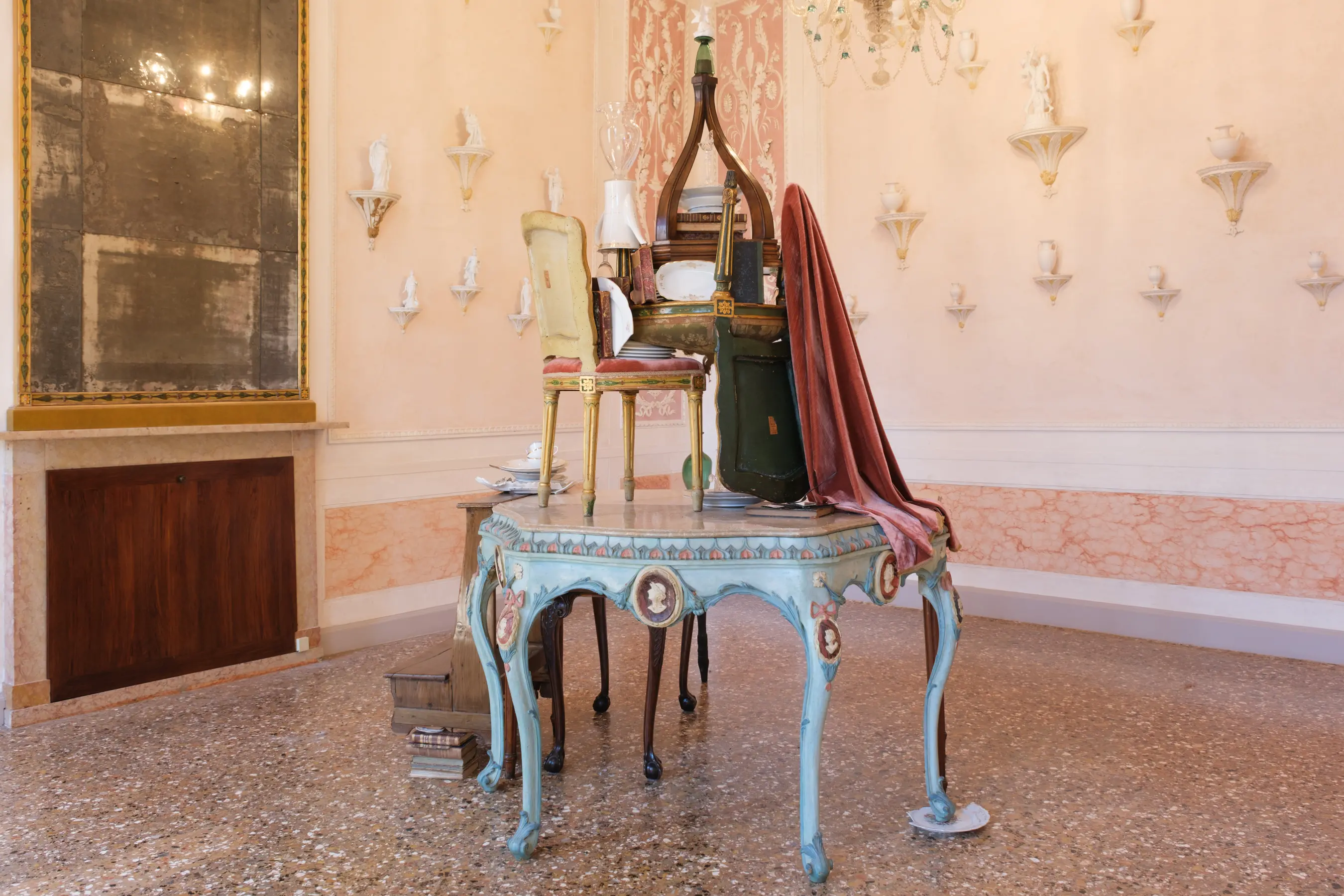 Il convivio: una delle opere esposte alla mostra The Dreamer