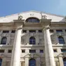 Una immagine dell'esterno del palazzo della Borsa di Milano