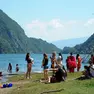 Belluno. Turisti al Lago del Mis sulle Dolomiti