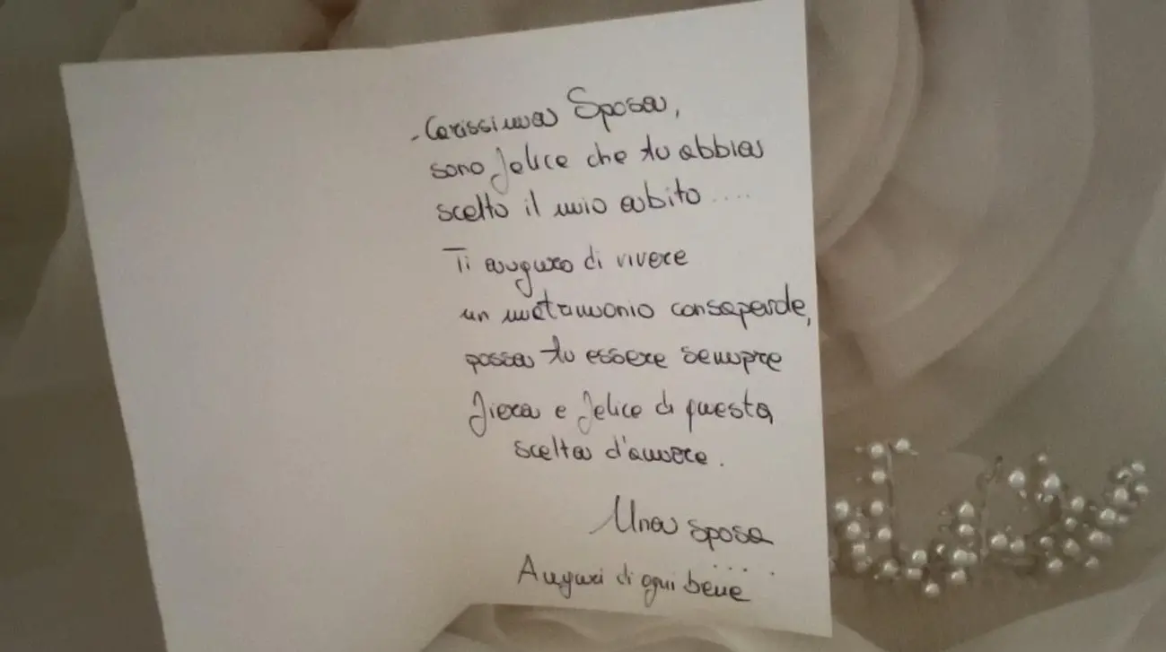 Uno dei biglietti lasciati dalle spose