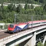 Un convoglio in transito lungo la Udine-Tarvisio