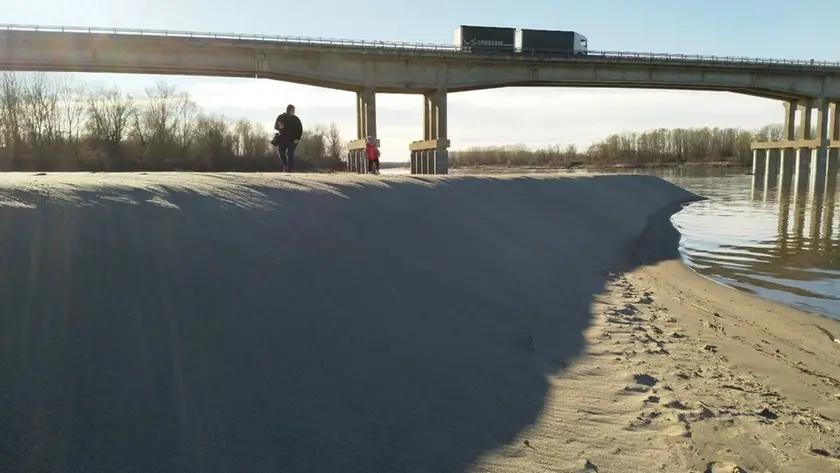 Il fiume Po al confine tra il Veneto e l’Emilia Romagna (Gruppo Facebook Fotografiamo il fiume Po)