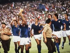 Gi azzurri del Mundial 1982 con Collovati tra Altobelli e Scirea