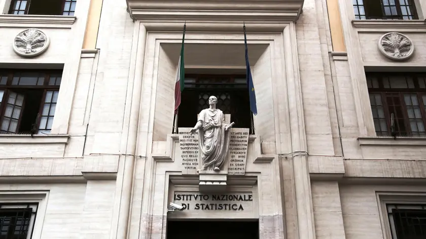 La sede centrale dell’Istat in via Cesare Balbo a Roma (foto Ansa)