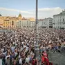 Un evento in piazza Unità a Trieste con il palco lato mare (Lasorte)