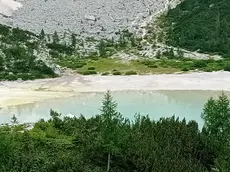 Il lago del Sorapiss con il livello delle acque che si è ritirato