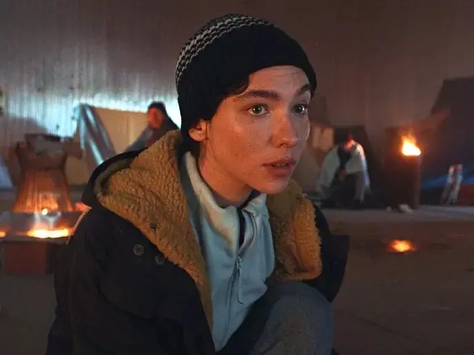 Un frame di "Balcanica" di Sorcinelli con Matilda De Angelis