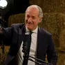 Luca Zaia durante una puntata del suo videopodcast "Il Fienile"