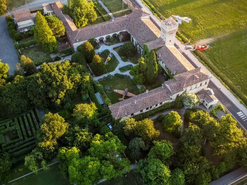 Veduta aerea del Castello di San Pelagio