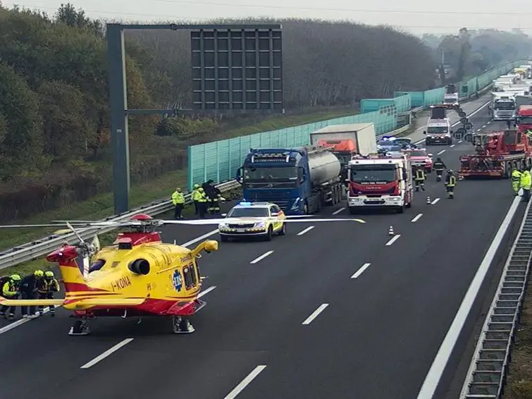 Un incidente in A4 in una foto d'archivio