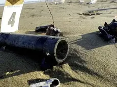 Il 4 agosto 1996 sulla spiaggia di Lignano (Udine), lo scoppio di un tubo-bomba ferisce gravemente un villeggiante, Roberto Curcio, 33 anni, di Domodossola