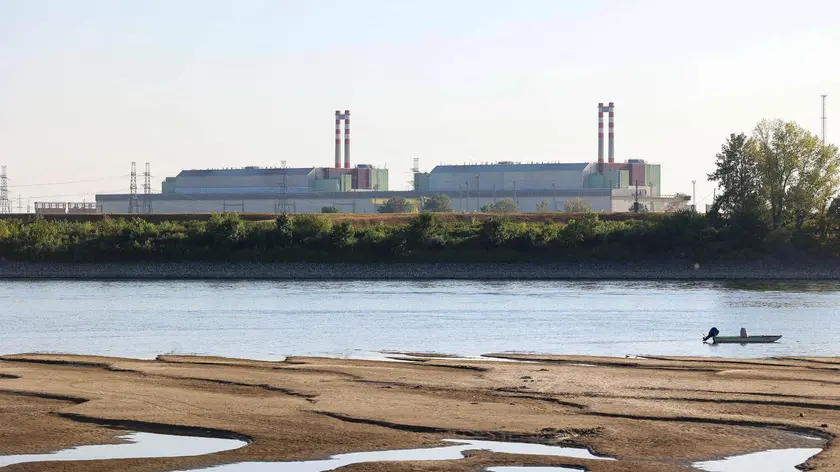 epa13140262 A view of the MVM Paks Nuclear Power Plant, which had to close its Reactor 3 due to extremely low water levels on the Danube River, in Paks, Hungary, 29 July 2026. EPA/DANIEL KISS HUNGARY OUT