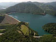 Una foto dall’alto del grande bacino artificiale Gazivoda, costruitone gli anni ’70