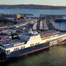 Un traghetto Dfds ormeggiato a Trieste alla banchina Samer Seaports & terminals di Riva Traiana