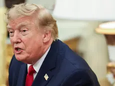 epa13176297 US President Donald J. Trump hosts Lifeguard Ryder Williams in the Oval Office of the White House in Washington, DC, USA, 17 August 2026. Ryder Williams, a 16-year-old lifeguard, saved the life of 10-year-old Nathaniel Rai at Seabright Beach in Santa Cruz, California, on July 25. EPA/Samuel Corum / POOL