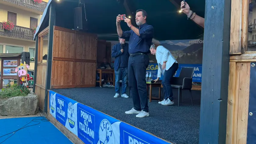 Salvini a Pinzolo: "Nessuna divisione nella Lega, guardate quanta gente c'è"