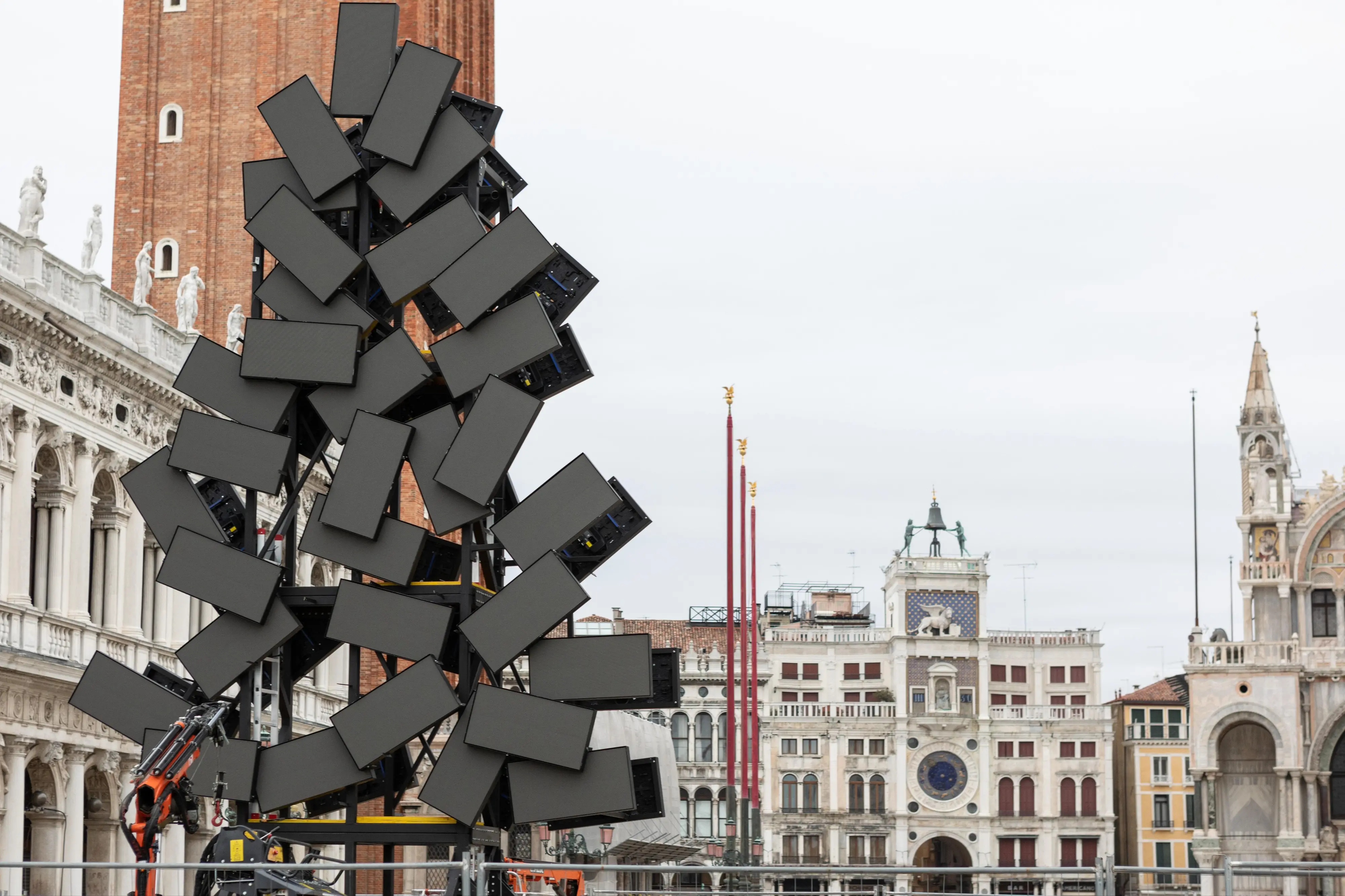 Il contestato Albero di Natale digitale a San Marco