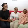 A casa di Alphadjo Cisse, al centro la mamma, con la sorella e la nonna