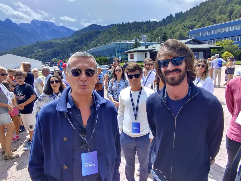 Francesco Milleri, a sinistra, con Leonardo Del Vecchio ad Agordo