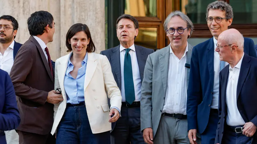 I leader del centro sinistra Elly Schlein, Riccardo Magi, Nicola Fratoianni, Giuseppe Conte ed Angelo Bonelli