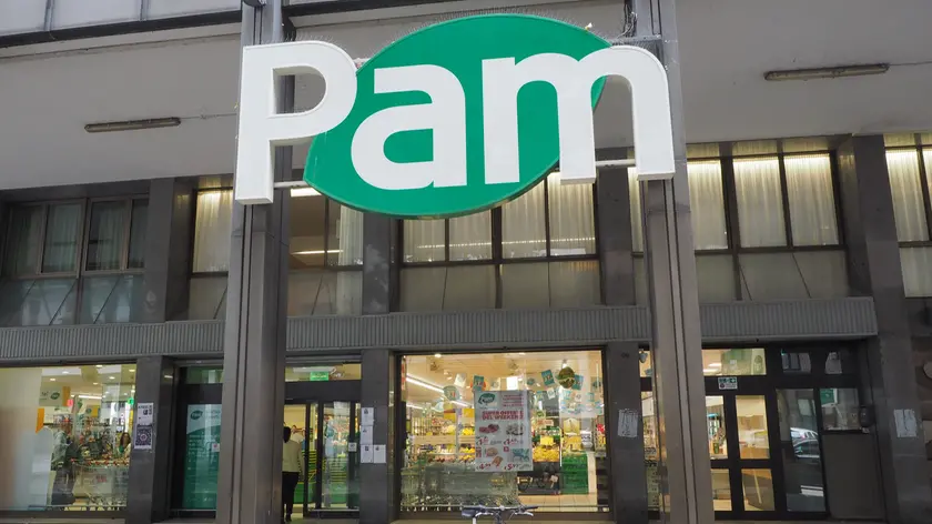 Fotoagenzia Candussi / Ferrazza / Corso del Popolo , Mestre / Vedute esterne supermercato PAM di Corso del Popolo Mestre: esterno supermercato PAM di Corso del Popolo