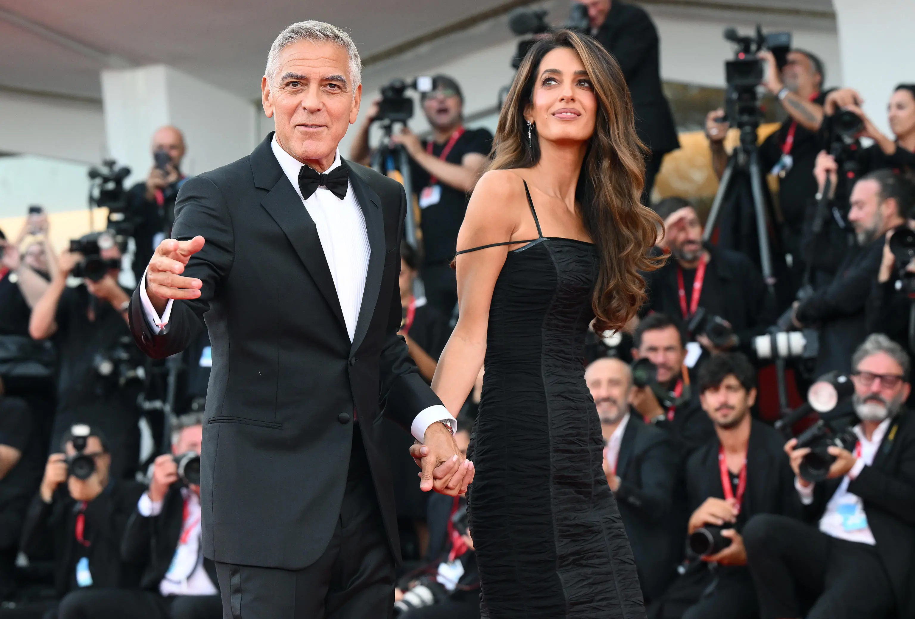 George Clooney e Amal sul red carpet