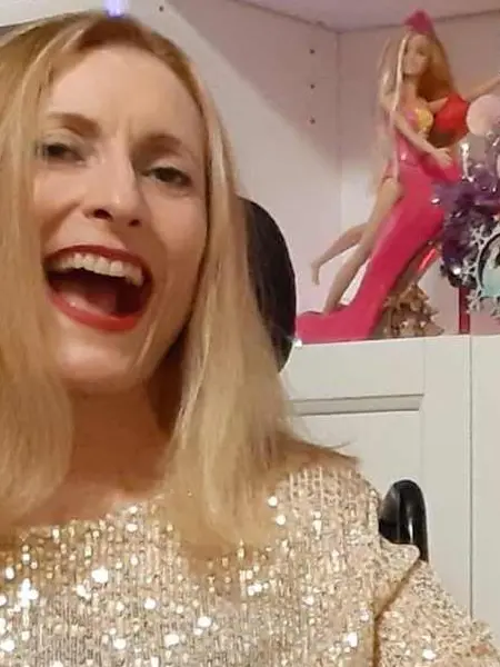 Una foto di Martina Oppelli, la donna di 49 anni, triestina, che ha scelto di morire in Svizzera