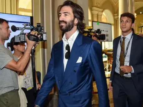 Leonardo Maria Del Vecchio ha un patrimonio personale di 6 miliardi di euro