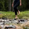 Camminate a piedi nudi lungo i torrenti tra sassi e muschio (foto Trentino Marketing)