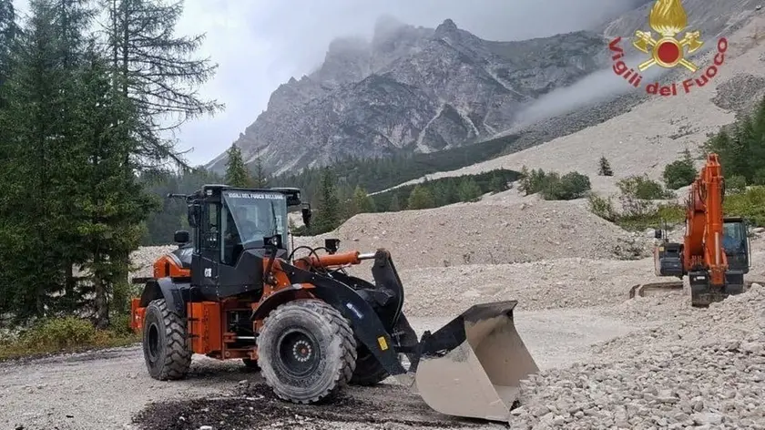 I lavori per lo sgombero di una frana
