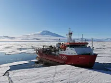 La nave da ricerca Laura Bassi dell'Ogs
