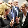 Kristin Brinker (a sinistra), capolista di AfD per le elezioni della Camera dei Deputati di Berlino del 2026, e Alice Weidel, co-presidente del partito