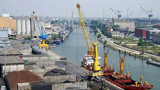 PORTO MARGHERA E ZONA INDUSTRIALE VISTA DALL'INTERPORTO una veduta dell'area portuale di Marghera, cuore commerciale dello scalo