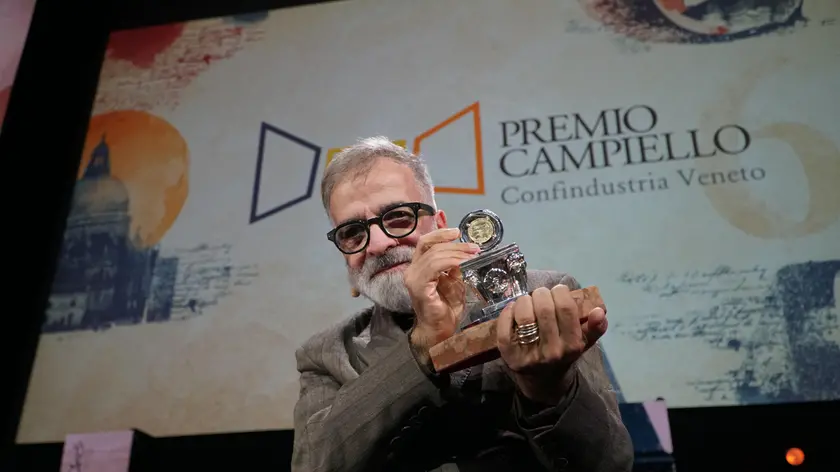 Marcello Fois è il vincitore del Premio Campiello