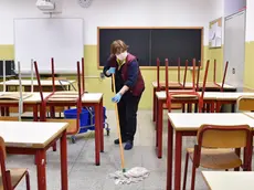Tra le mansioni citate la pulizia di cucine e bagni