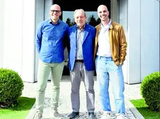 L'imprenditore Mauro Budai, al centro, con i figli Nicola e Marco