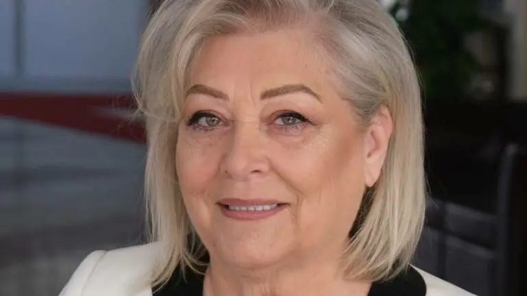 La nuova presidente del Kosovo Justina Shiroka Pula