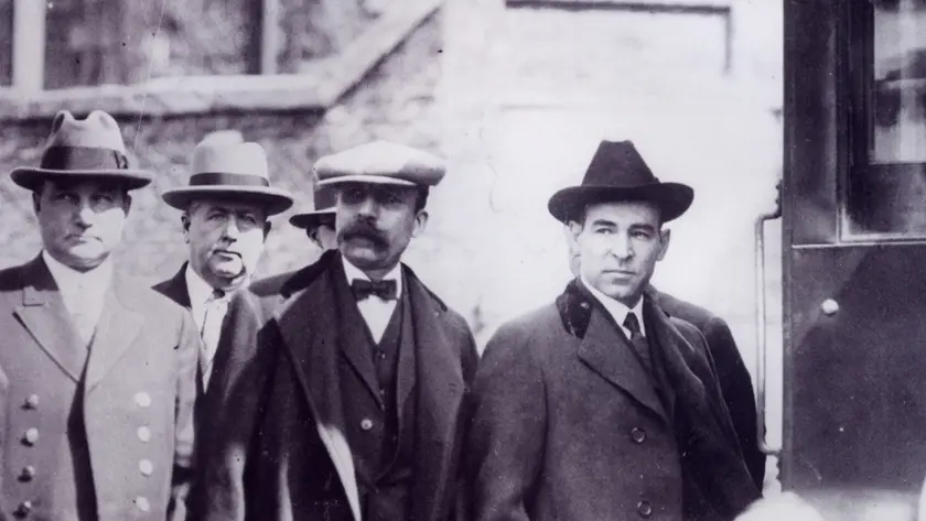 Da destra, Sacco e Vanzetti, condannati a morte nel 1927
