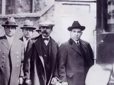 Da destra, Sacco e Vanzetti, condannati a morte nel 1927