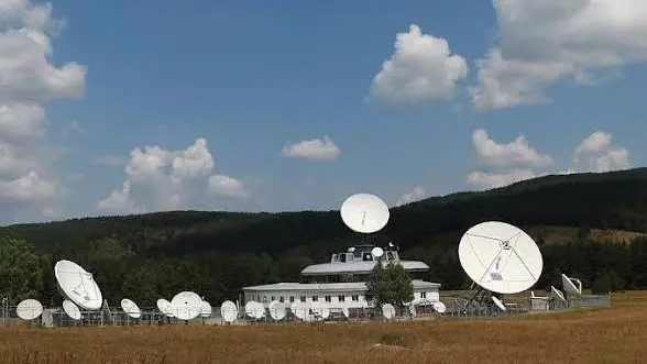 Il teleporto di Plana in Bulgaria nei cui pressi sono state date alle fiamme 11 antenne Starlink