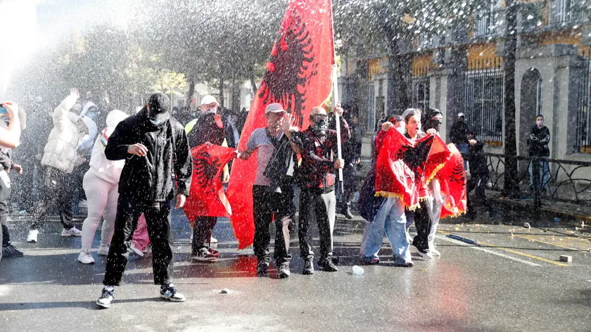 La protesta degli studenti a Tirana, in Albania (foto Epa)