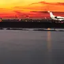 tramonto, aeroporto Marco Polo (concessione detenuta dal gruppo Save), aereo,