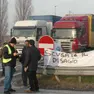 BLOCCO SCIOPERO DEI CAMIONISTI AUTOTRASPORTATORI TIR TRASPORTI IN FOTO IL PRESIDIO AL CASELLO AUTOSTRADALE