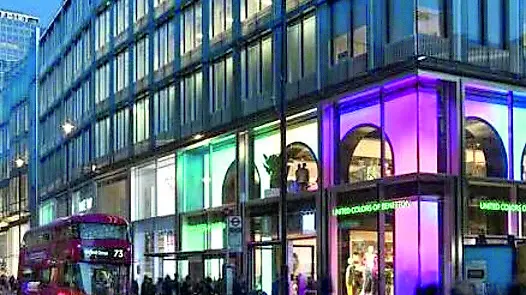 La vetrina di Benetton a Oxford street a Londra