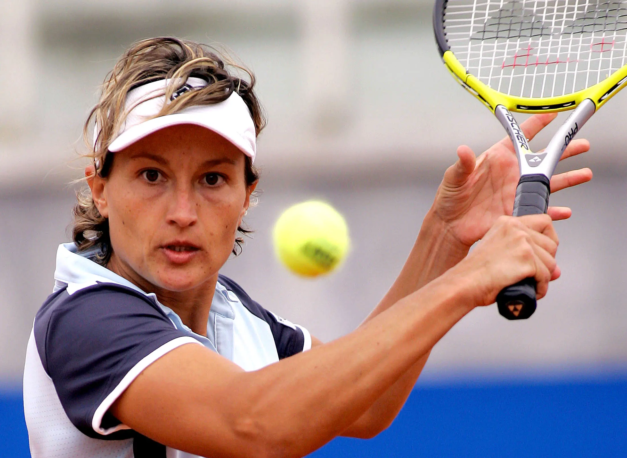20050510 - ROMA - SPR - TENNIS; TELECOM ITALIA MASTERS ROMA. L'italiana Tathiana Garbin in azione, durante la partita contro la russa Evgenia Linetskaya, nella seconda giornata del torneo femminile Telecom Italia Masters Roma. CLAUDIO ONORATI - ANSA - KRZ