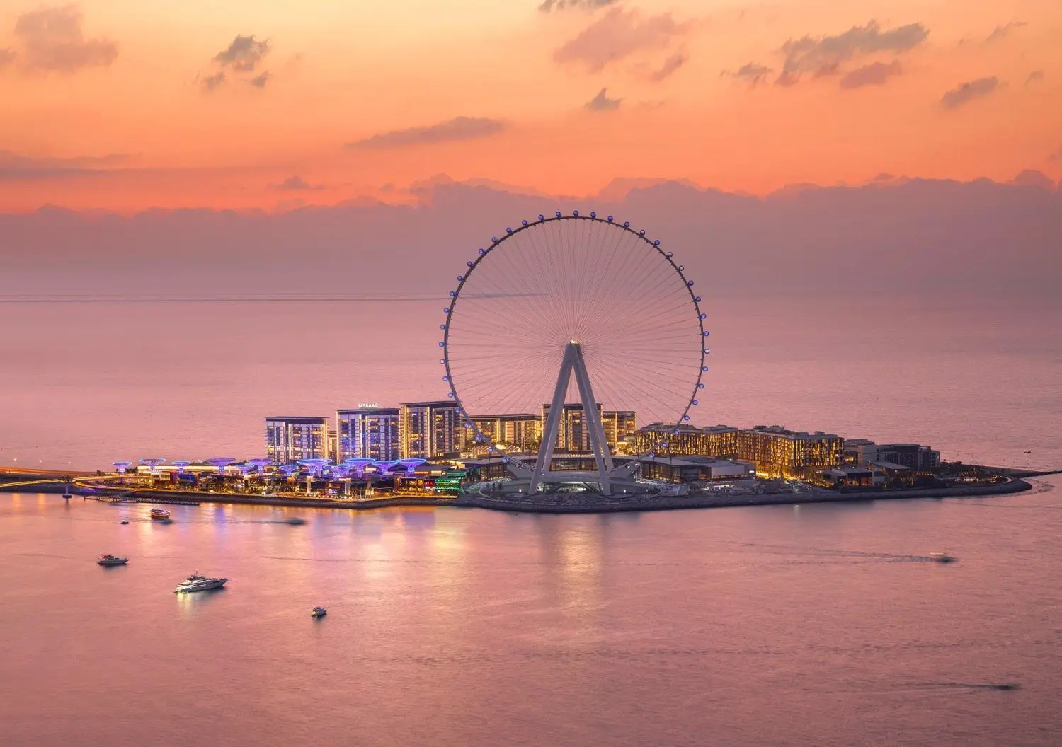 Un'altra immagine della ruota panoramica di Dubai
