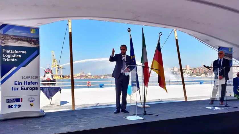 Il ministro dello Sviluppo economico Stefano Patuanelli alla cerimonia che segna l'acquisizione della maggioranza della Piattaforma logistica Trieste da parte della società tedesca Hhla