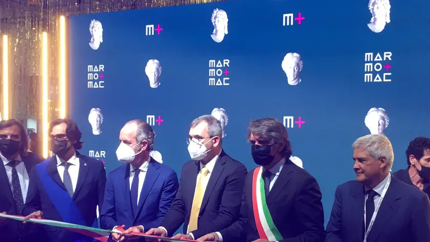 Il taglio del nastro dell'edizione 2021 di Marmomac a Verona