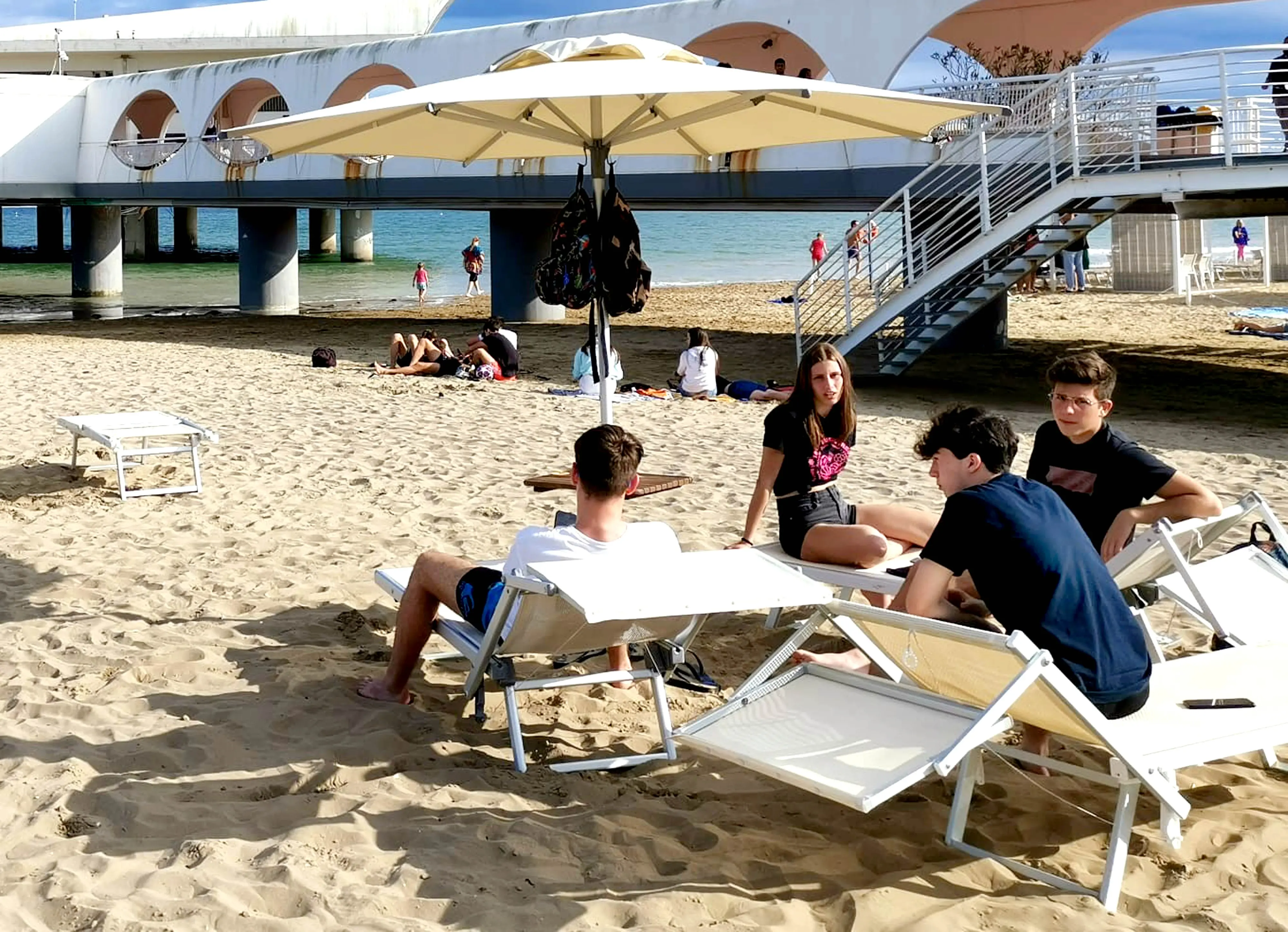 Lignano 14 Giugno 2020. Turisti e vacanzieri in spiaggia a Sabbiadoro. © Foto Petrussi