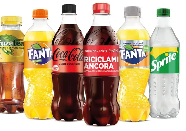 Bottiglie in plastica riciclata di Coca-Cola